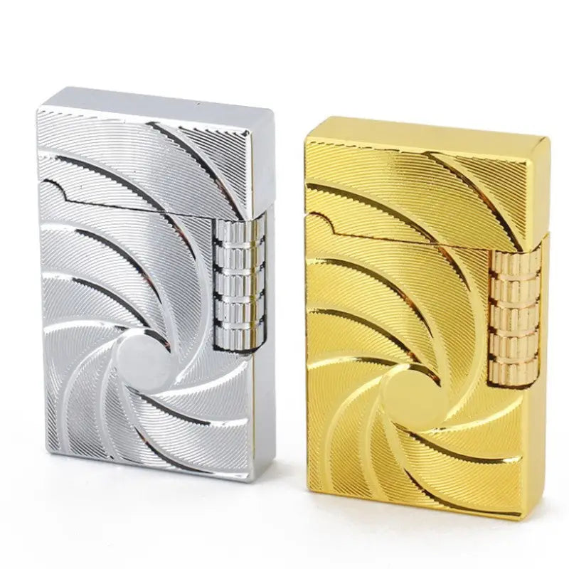 Briquet tempête doré à gravure Art nouveau