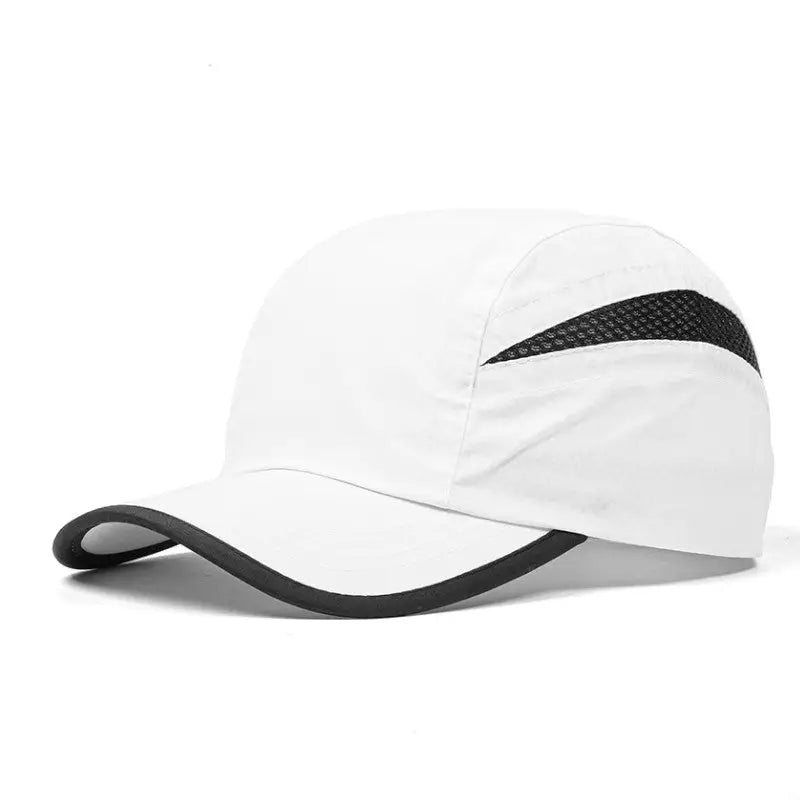 Casquette blanche randonnée