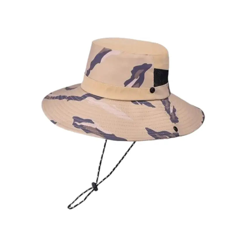 Chapeau randonnée avec aération latérale