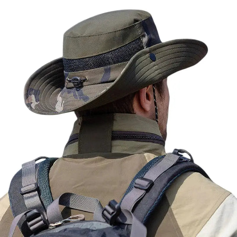 Chapeau randonnée avec aération latérale