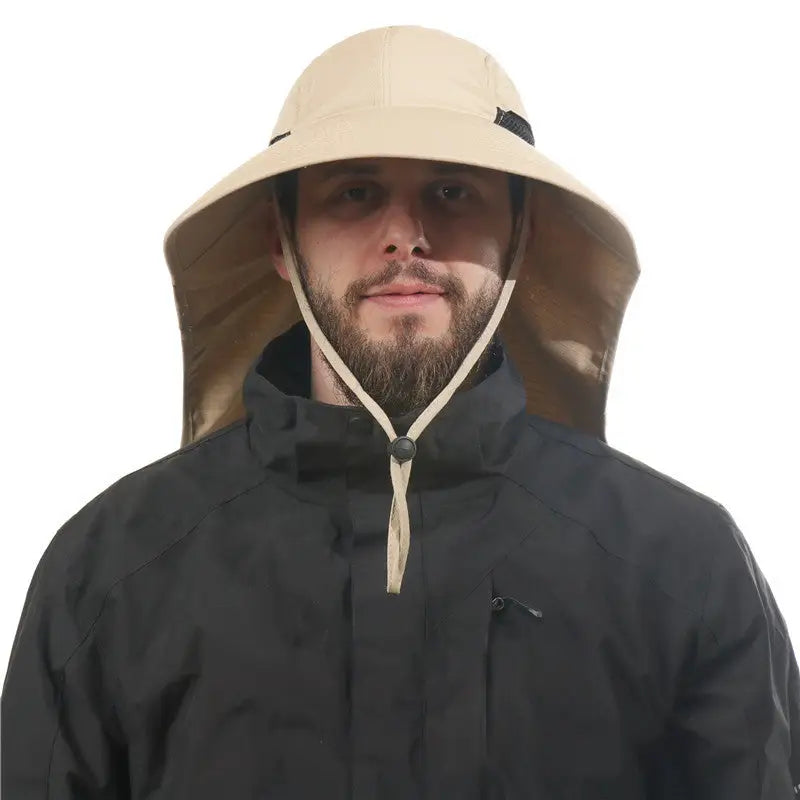 Chapeau randonnée avec nuque protégée