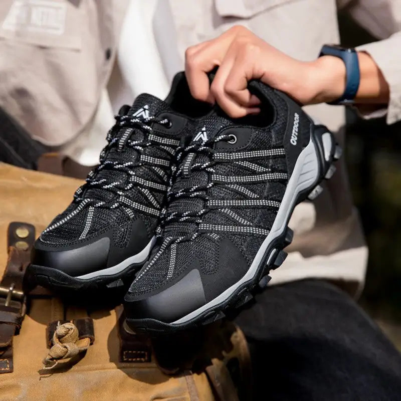 Chaussure de marche résistante