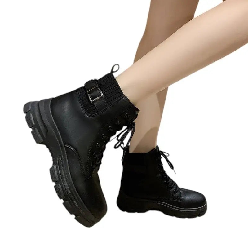 Chaussures type rangers femme