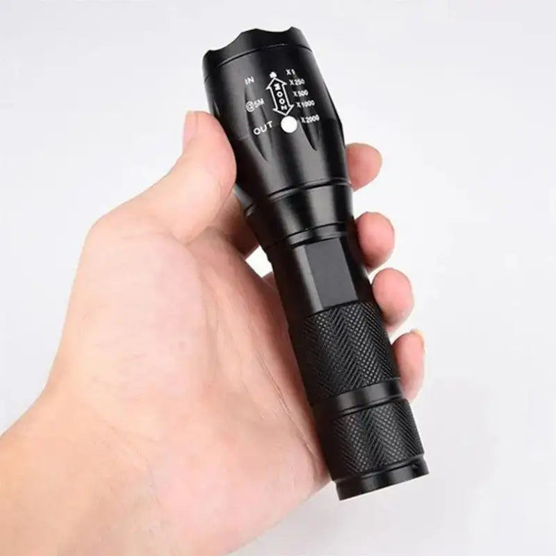 Lampe torche militaire tactique