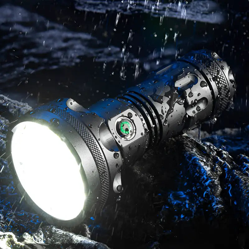 Lampe torche très puissante