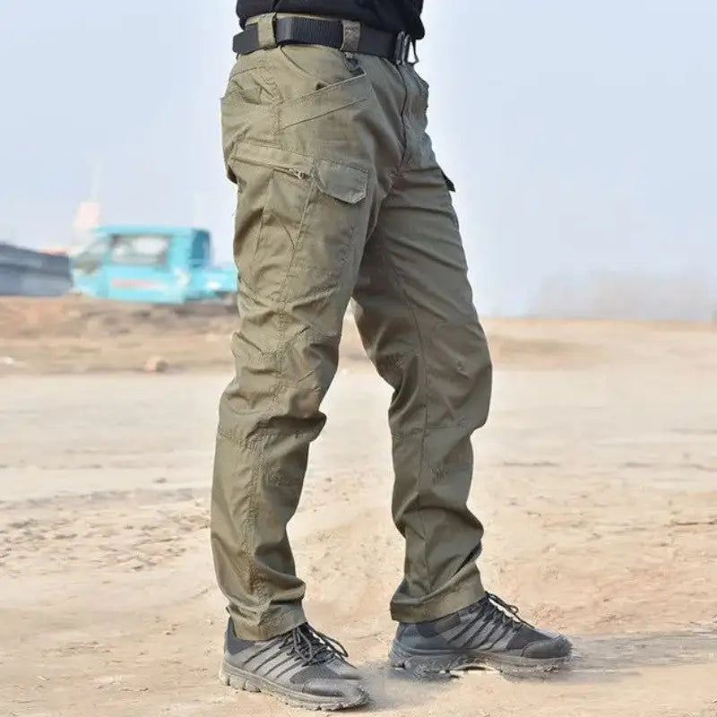 Pantalon de treillis militaire
