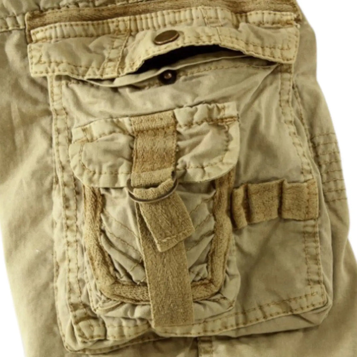 SHORT MILITAIRE AVEC EFFET FROISSÉ