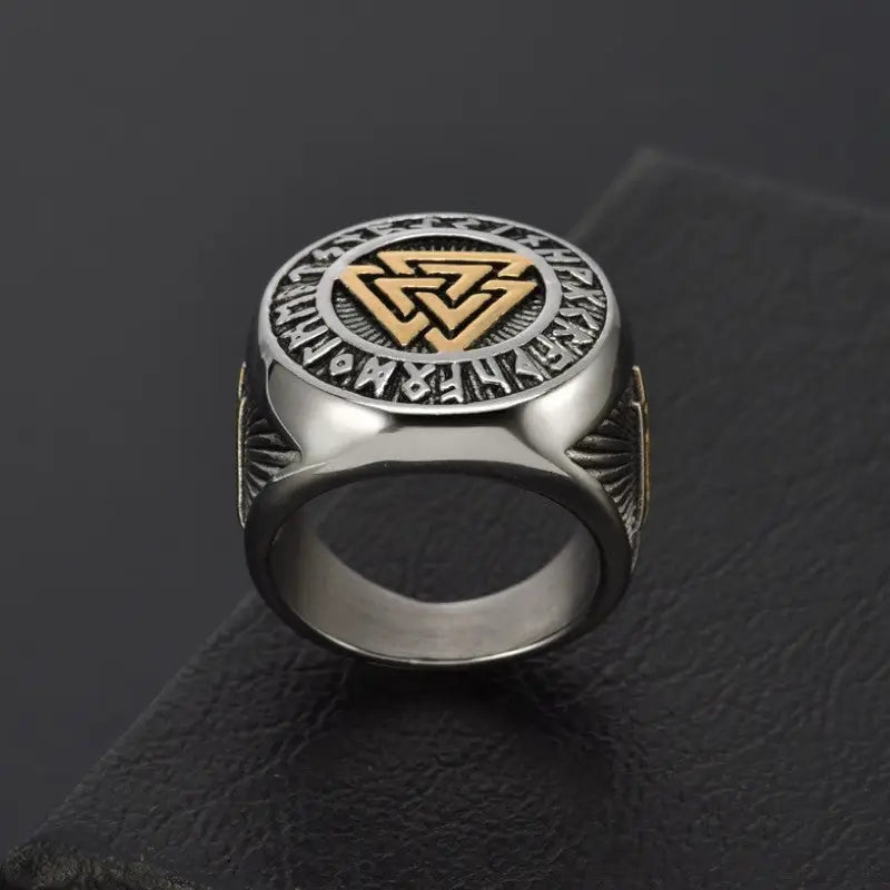 Bague à motif nordique