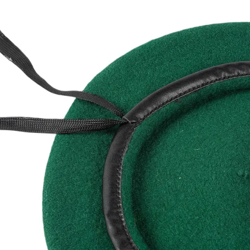Béret militaire avec bord en cuir