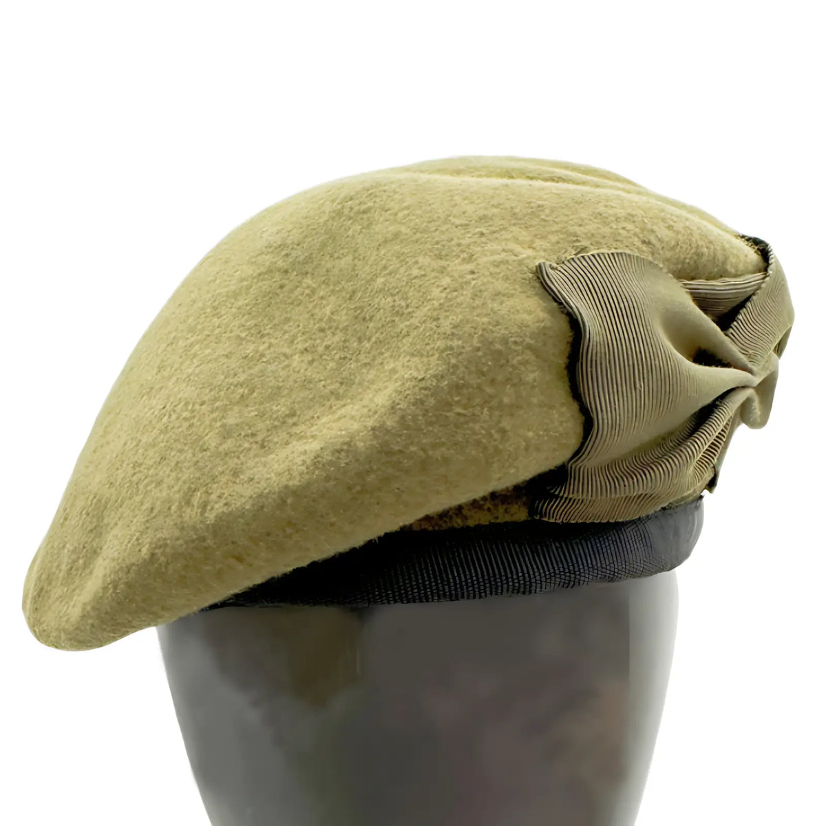 Béret militaire avec bord en cuir
