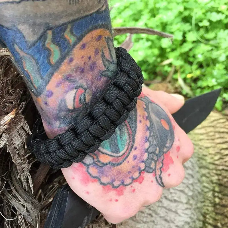 Bracelet de survie armée