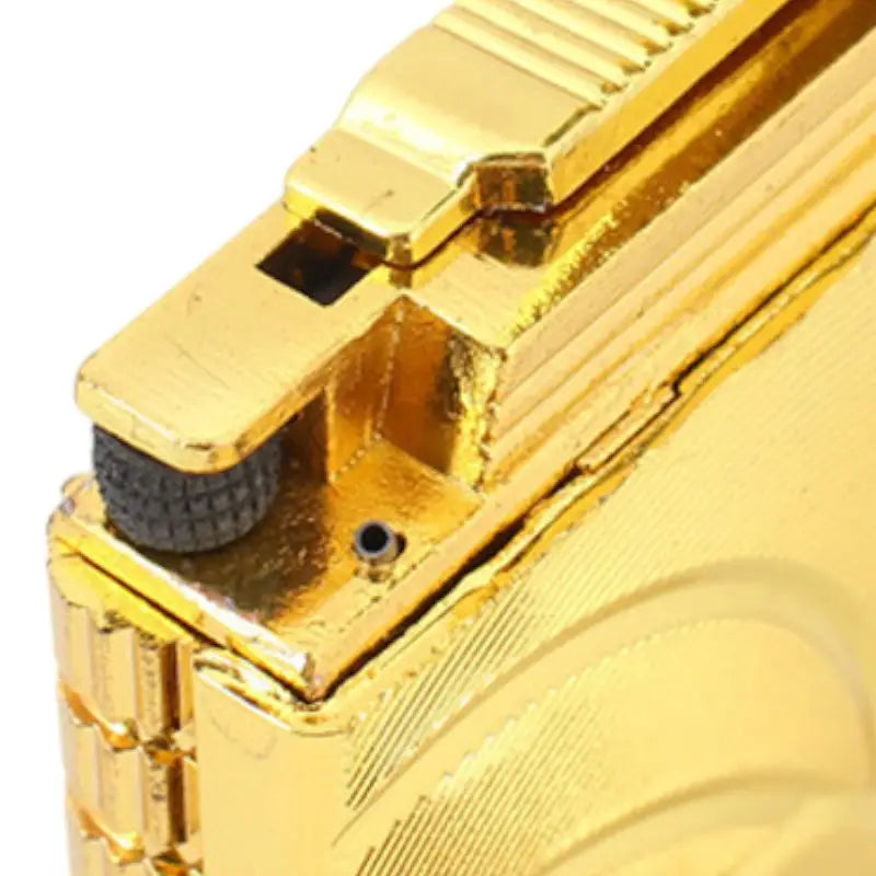 Briquet tempête doré à gravure Art nouveau