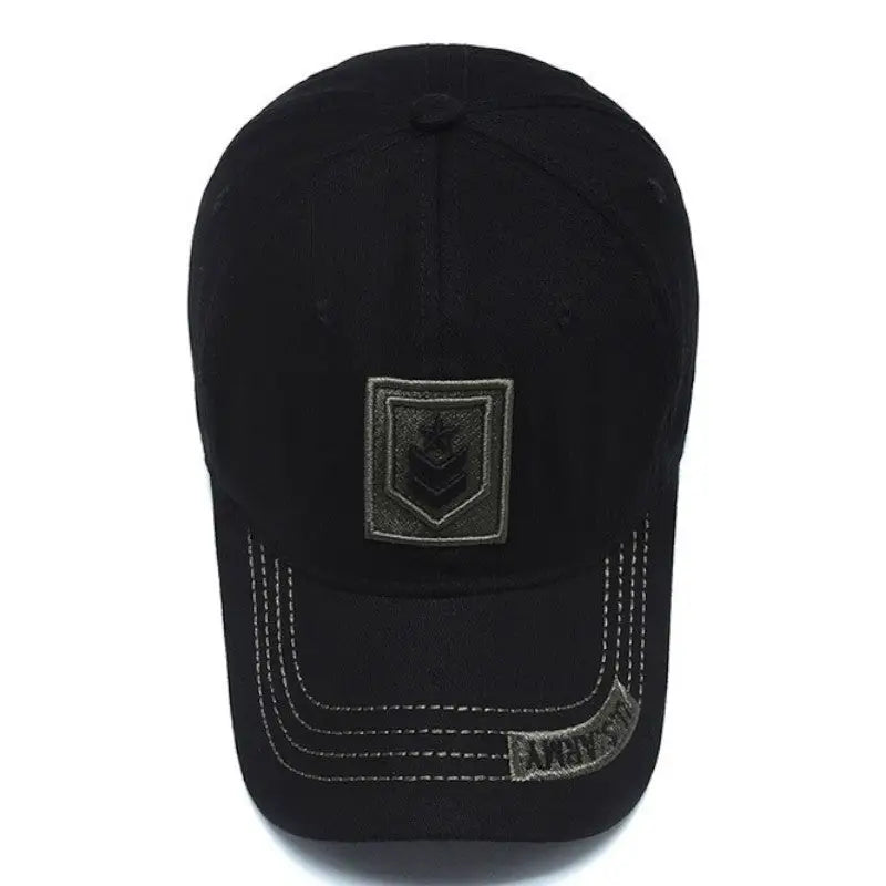 Casquette à écusson style militaire