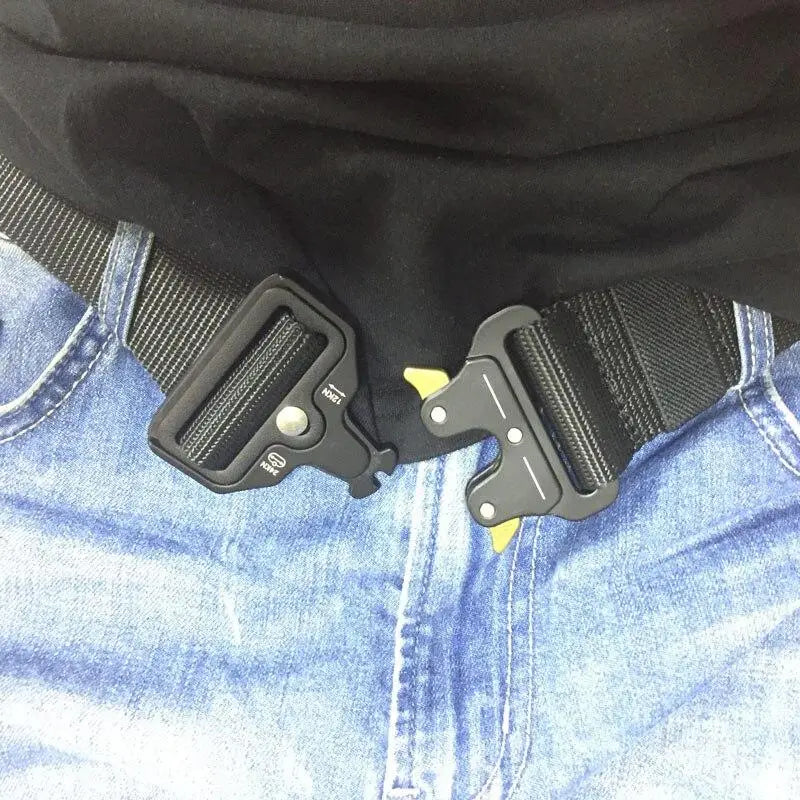 CEINTURE MILITAIRE AVEC BOUCLE EN MÉTAL