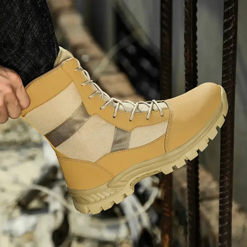 Chaussure de combat armée
