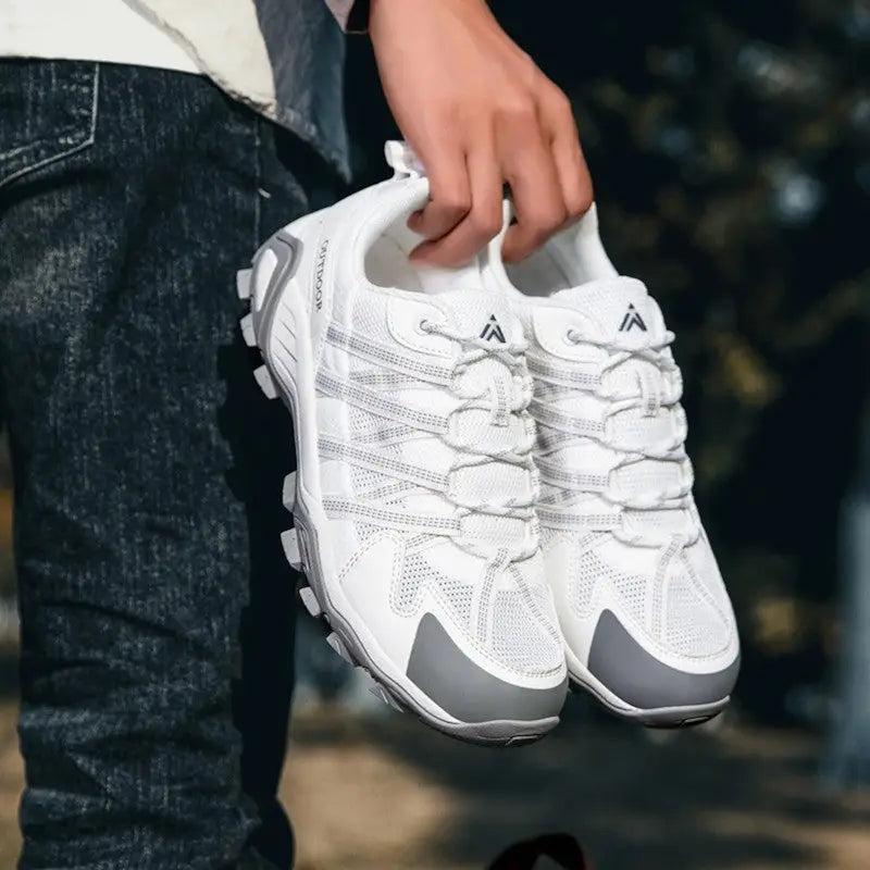 Chaussure de marche résistante