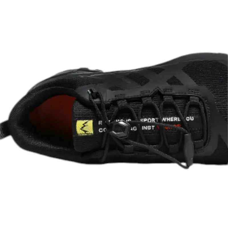 Chaussure de marche terrain escarpé