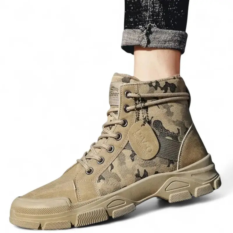 Chaussure militaire américaine mi-haute à crampons
