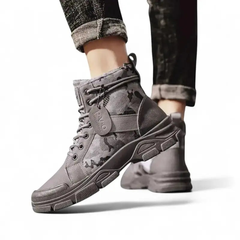 Chaussure militaire américaine mi-haute à crampons