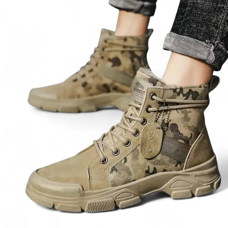 Chaussure militaire américaine mi-haute à crampons