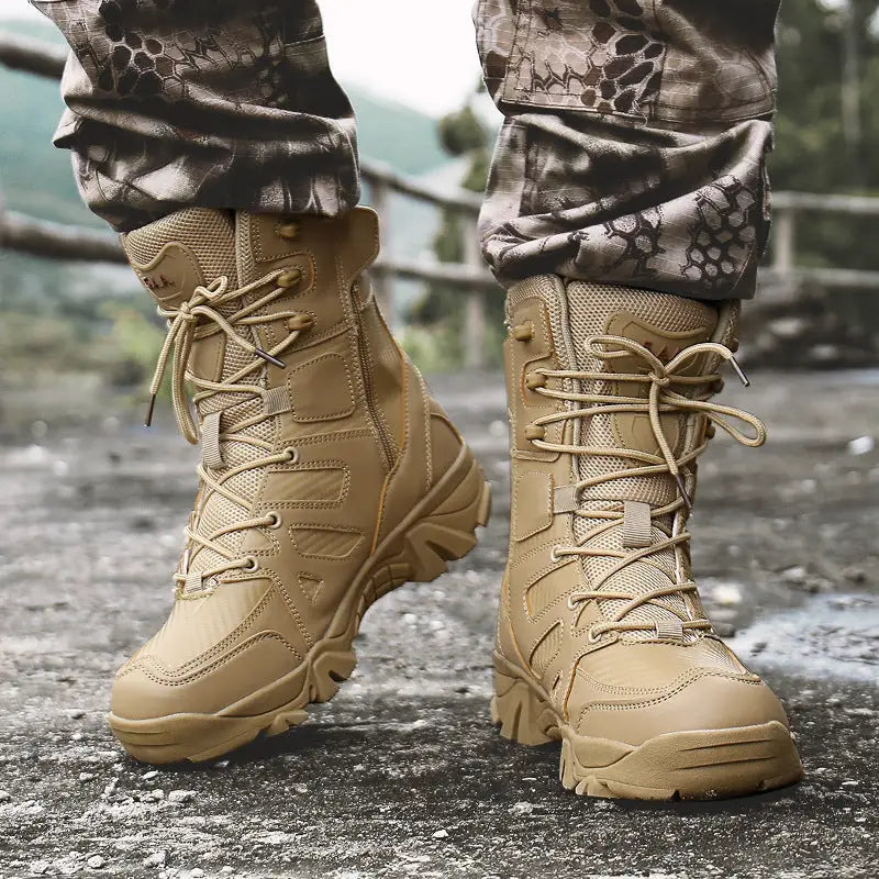 CHAUSSURE MILITAIRE MONTANTE EN CUIRE