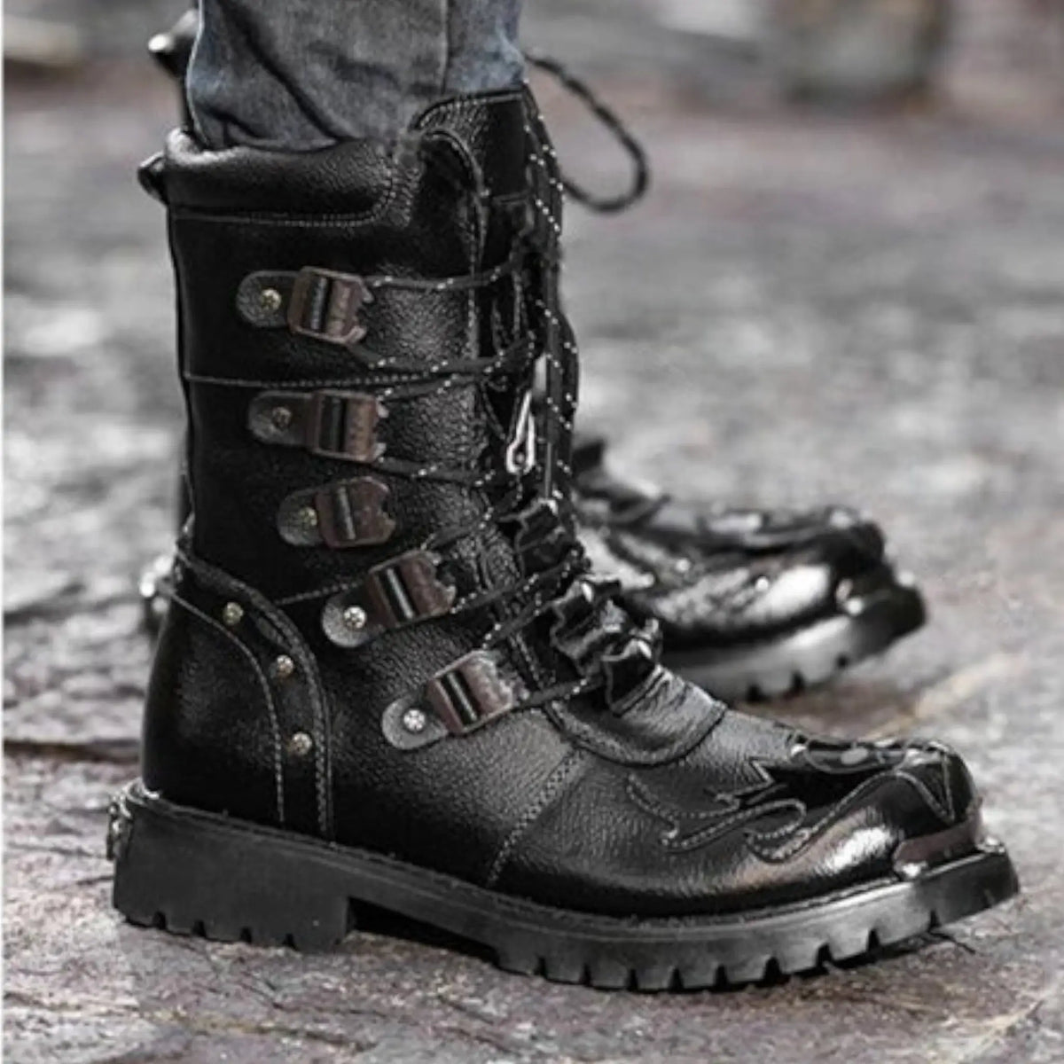 Chaussure rangers femme noire avec fourrure