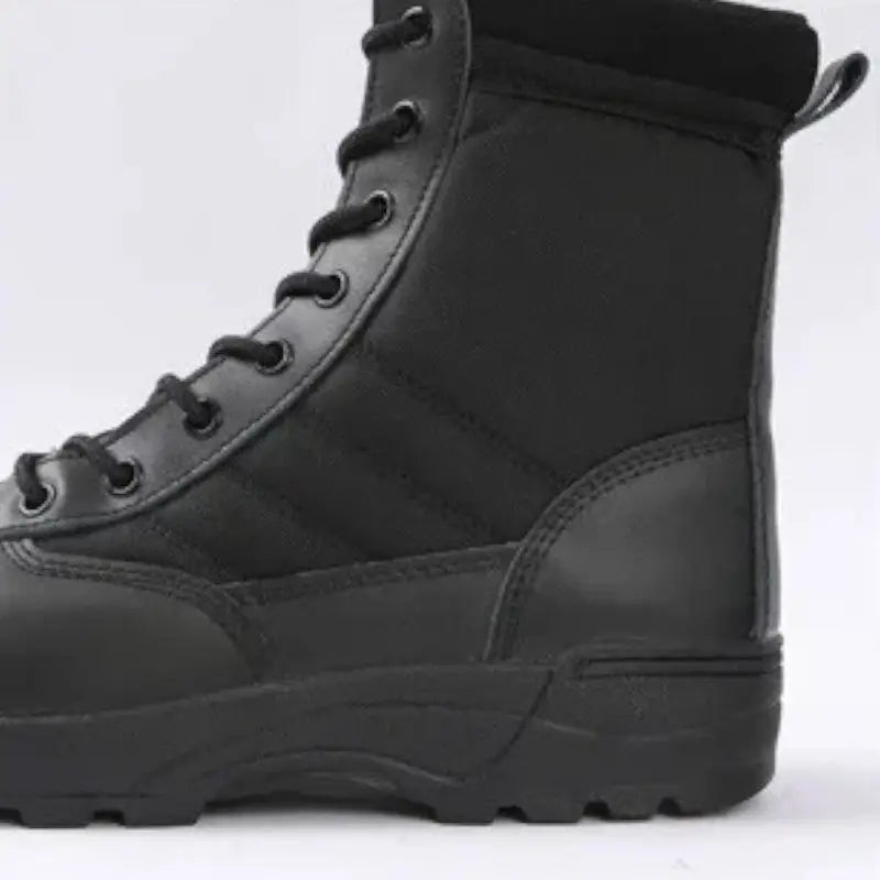 Chaussures noires militaires