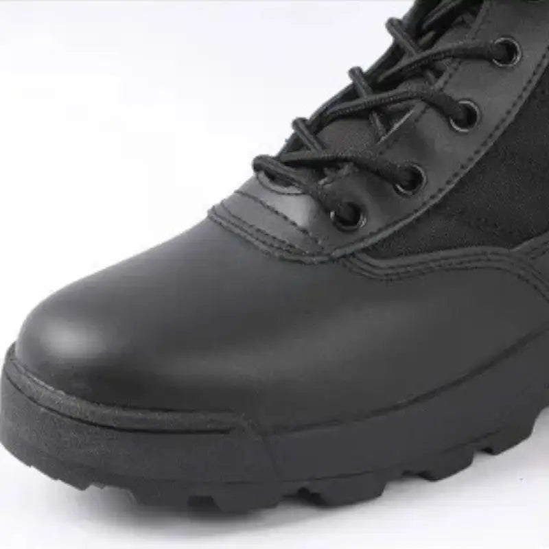Chaussures noires militaires
