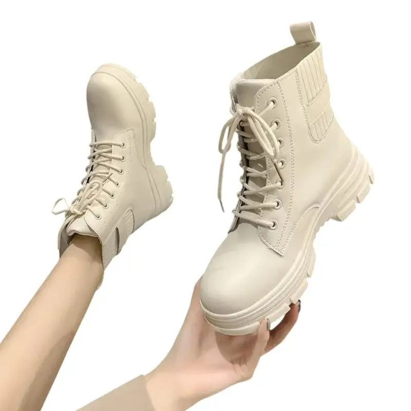 Chaussures type rangers femme