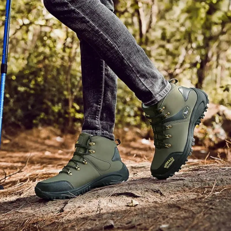 Chaussures type rangers homme