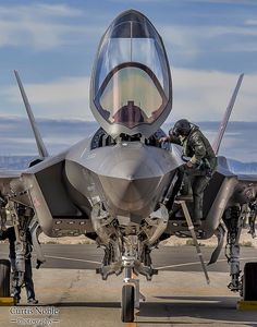 comment-freine-un-avion-de-chasse