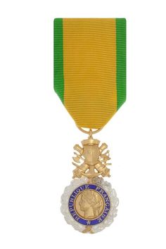 comment-nettoyer-une-médaille-militaire