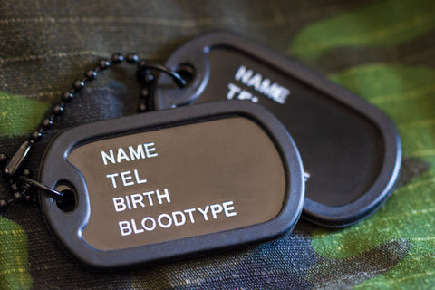 Pourquoi porter une plaque militaire ?