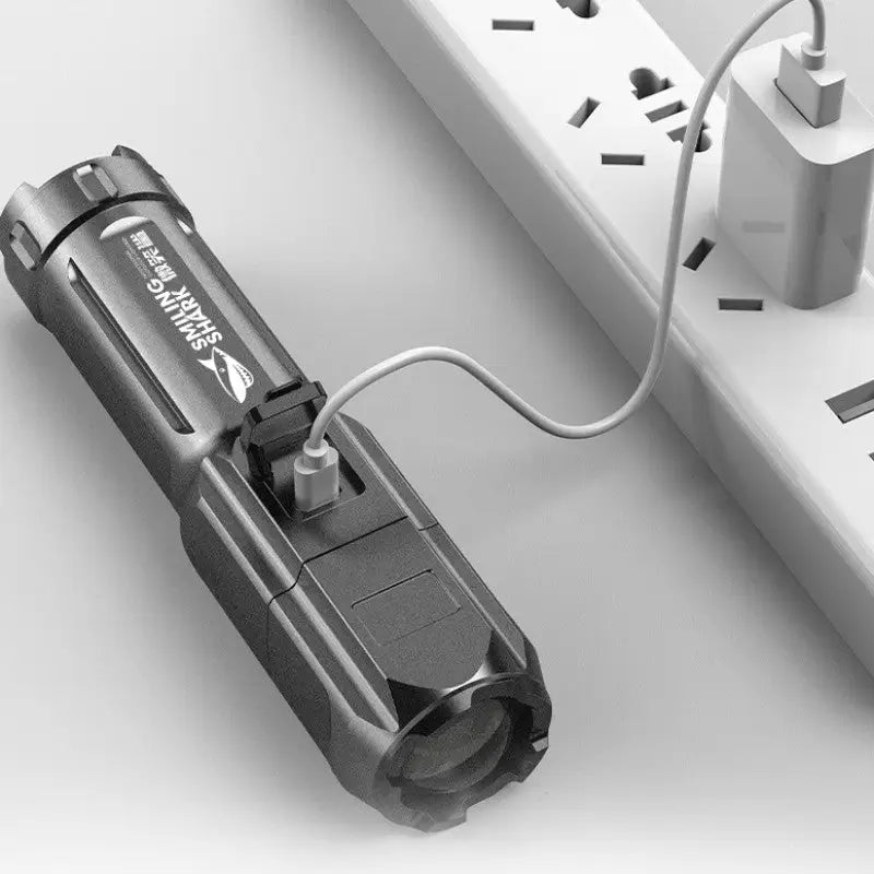 Lampe torche puissante militaire