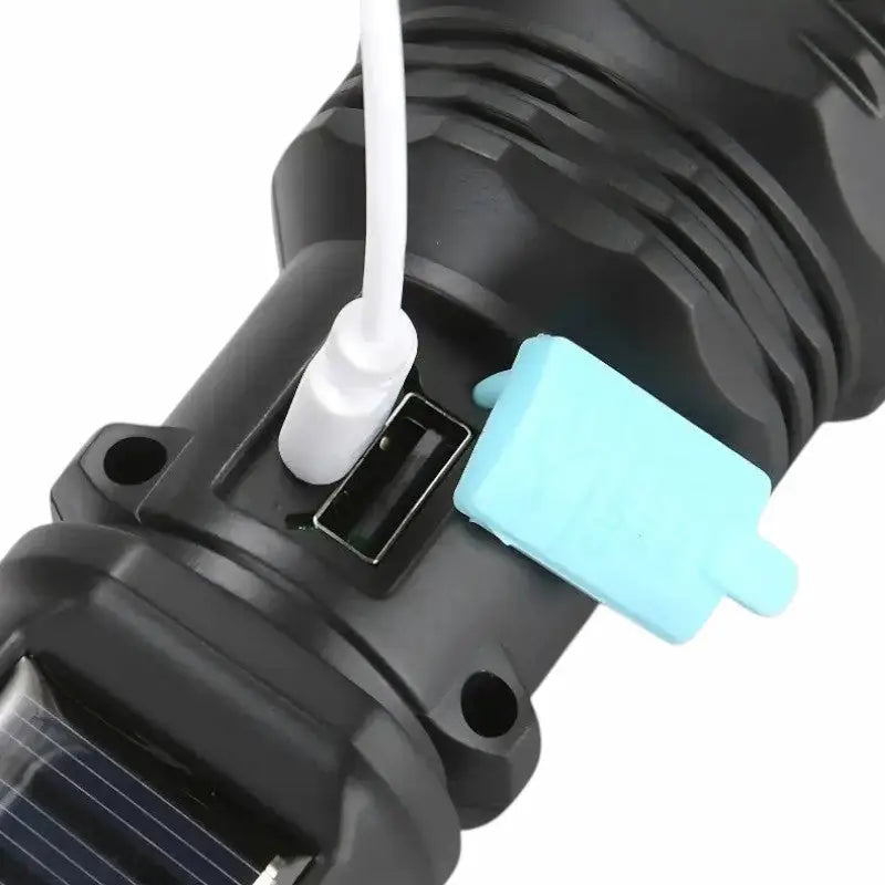 Lampe torche solaire puissante