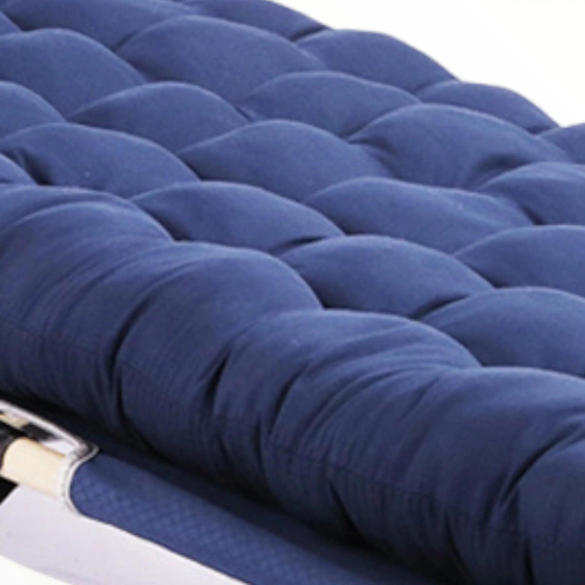 Chaise longue pliante rembourrée avec repose-pieds