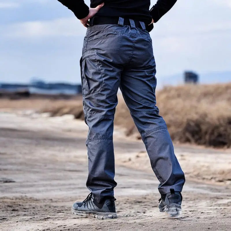 Pantalon de treillis militaire