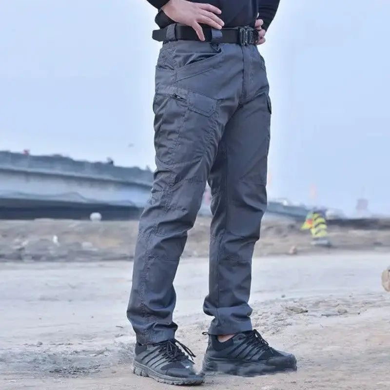 Pantalon de treillis militaire