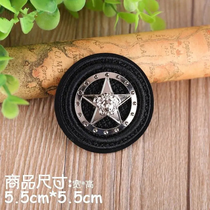 PATCH MILITAIRE AVEC MOTIF D’ALLIAGE