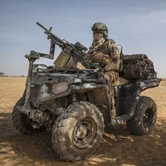 Qui commande un régiment ?